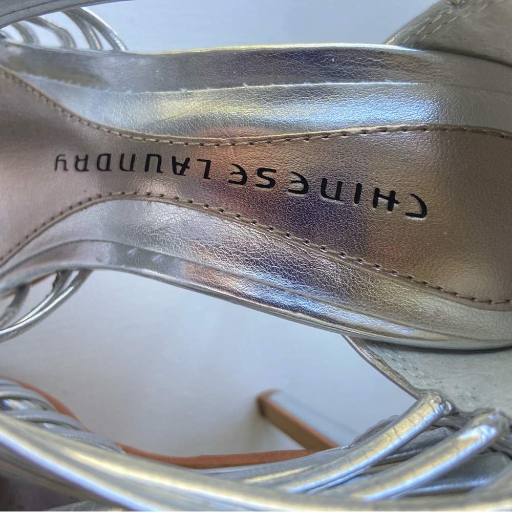 CHINESE LAUNDRY Silver Strappy Platform Heels 6.5 Prom - Picture 8 of 9
